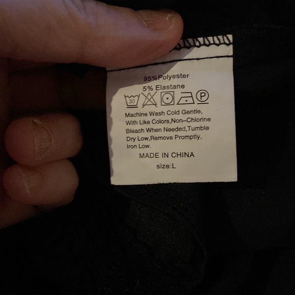 Black slip / slip dress with gorgeous lace detailing all over. L - Picture 9 of 9